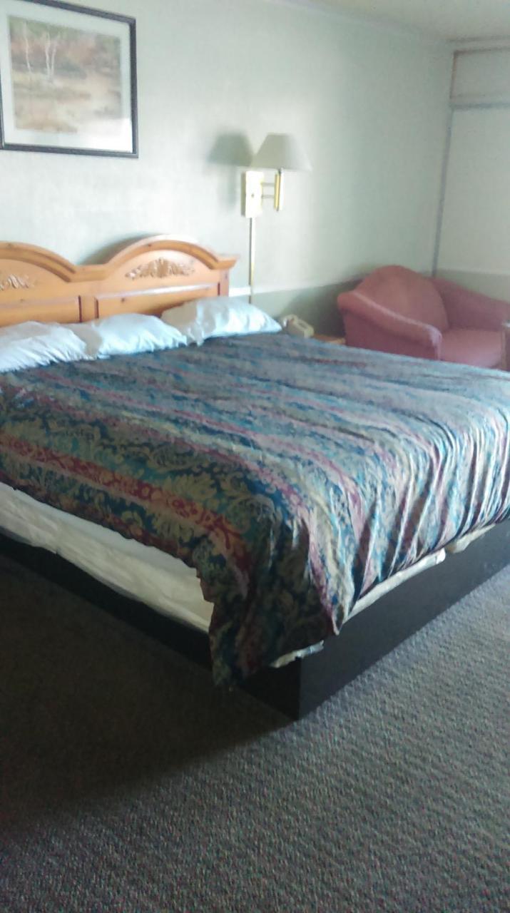 Aristocrat Motor Inn Bolivar Екстер'єр фото